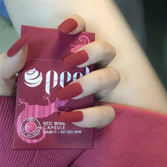 Finished manicure with false nails - Fashionner