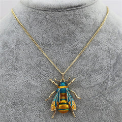 Bee pendant necklace