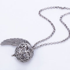 Angel wings necklace
