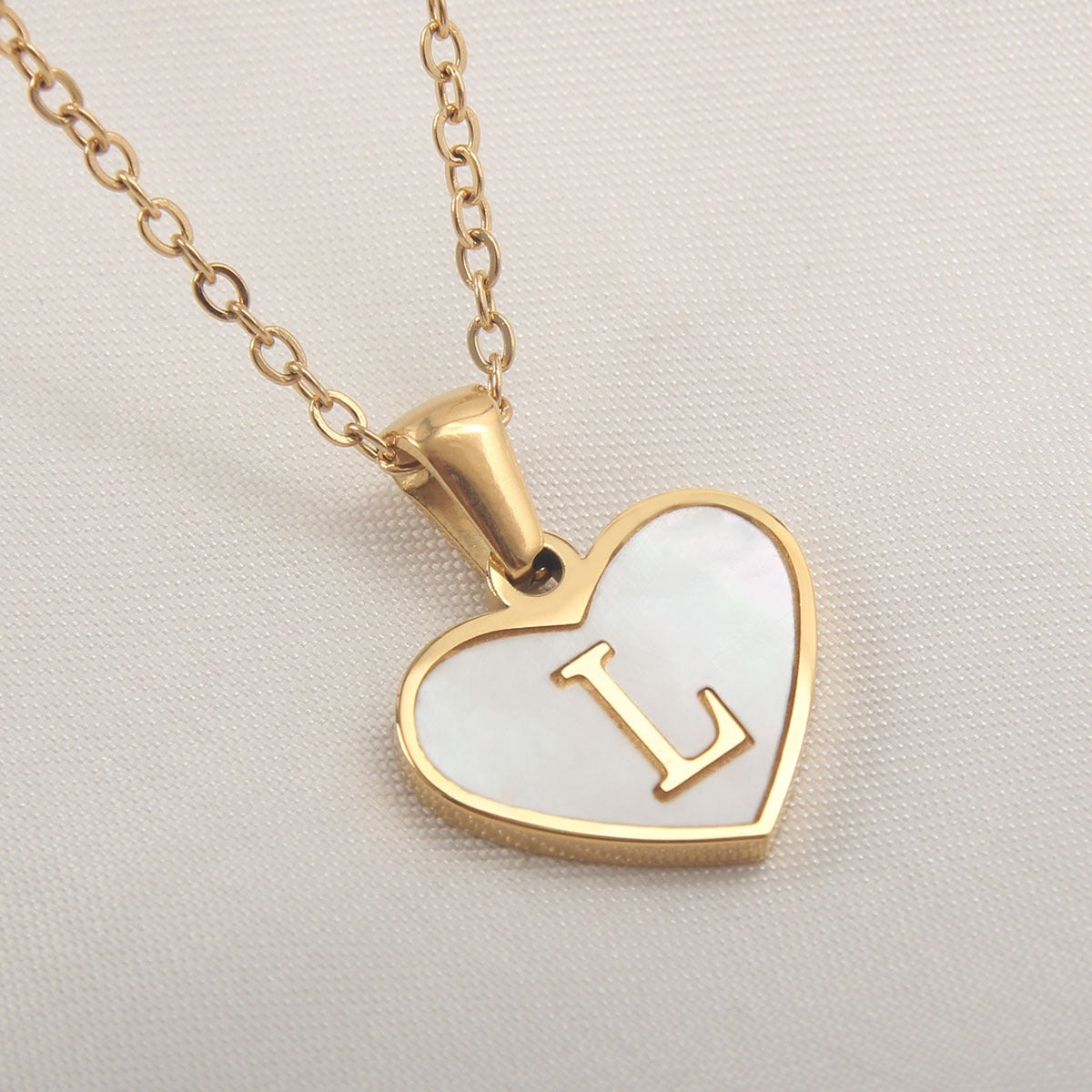 26 Letter Heart-shaped Necklace White Shell Love Clavicle Chain Fashion Personalized Necklace For Women Jewelry Valentine's Day - Fashionner