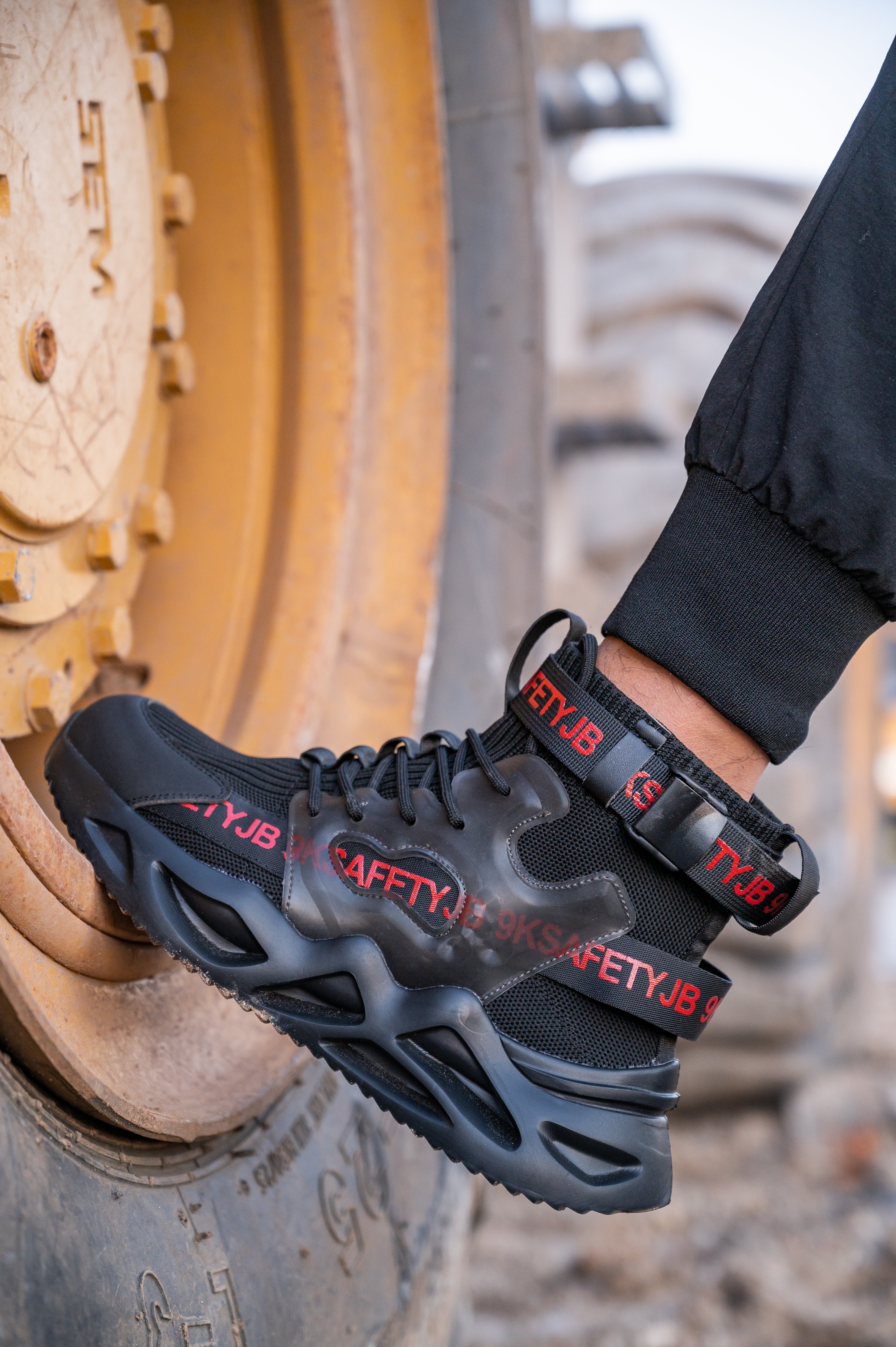 New Style Anti-Smashing Safety Protective Shoes Mesh Breathable Anti-Piercing Work Shoes PU Soft Sole Light Shoes For Men - Fashionner