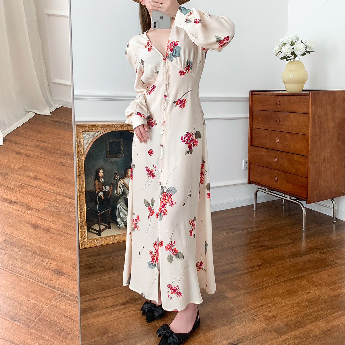 Women's Autumn Long Sleeve V-neck Tight Waist Temperament Slimming Skirt - Fashionner