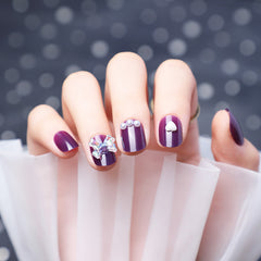Wearing Nails With Diamonds And Purple Fake Nails - Fashionner