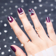 Wearing Nails With Diamonds And Purple Fake Nails - Fashionner