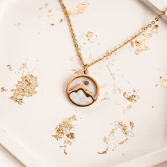 Fashion Jewelry Retro Style Round Necklace - Fashionner