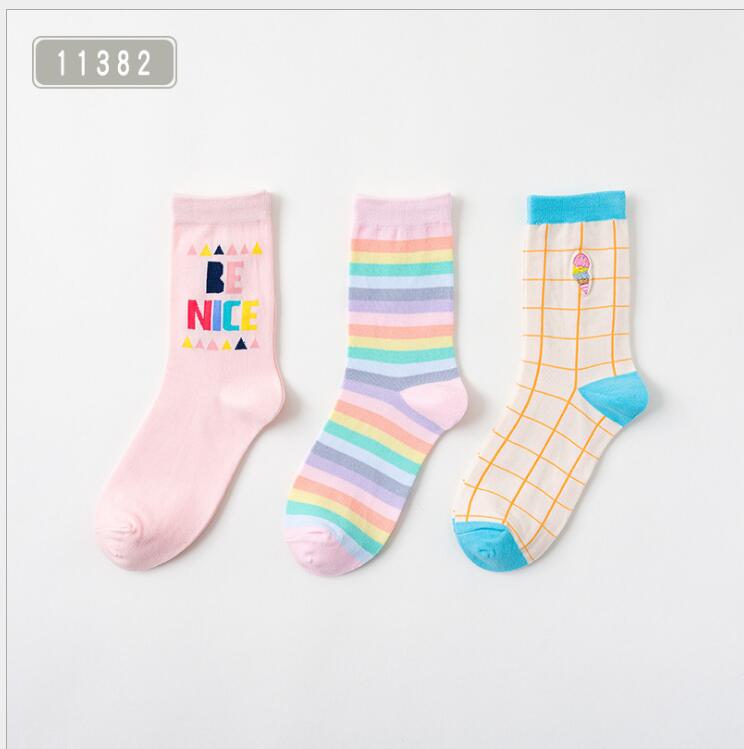 Three Pairs Of Women's Cartoon Food Printed Cotton Socks - Fashionner