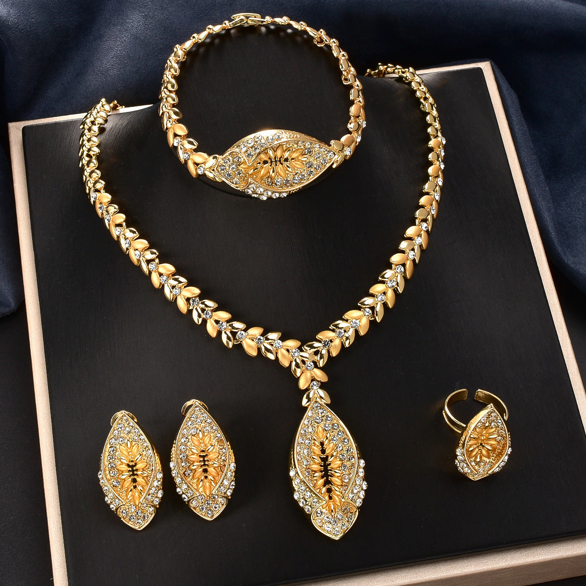 Buy Middle Eastern-Style Bridal Jewelry Set online at Fashionner.