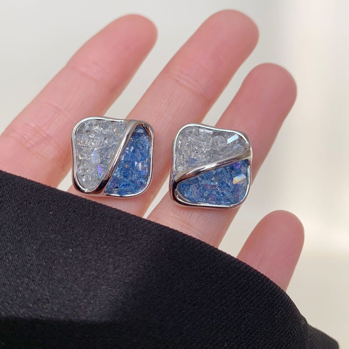 Buy Silver Post Gradient Crystal Earrings For Women Flower Luxury Design Versatile Commute online at Fashionner.