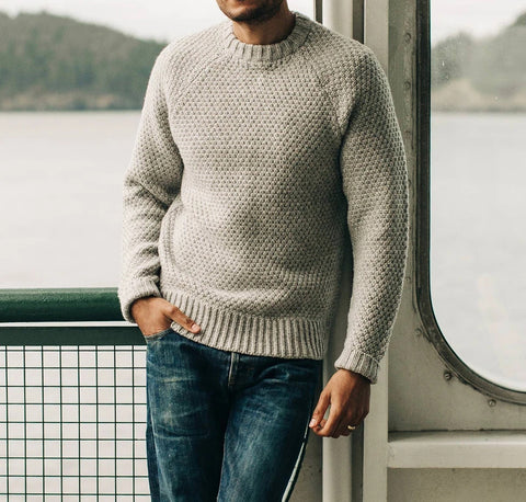 Pull tricoté décontracté d'hiver à col rond de couleur unie pour homme