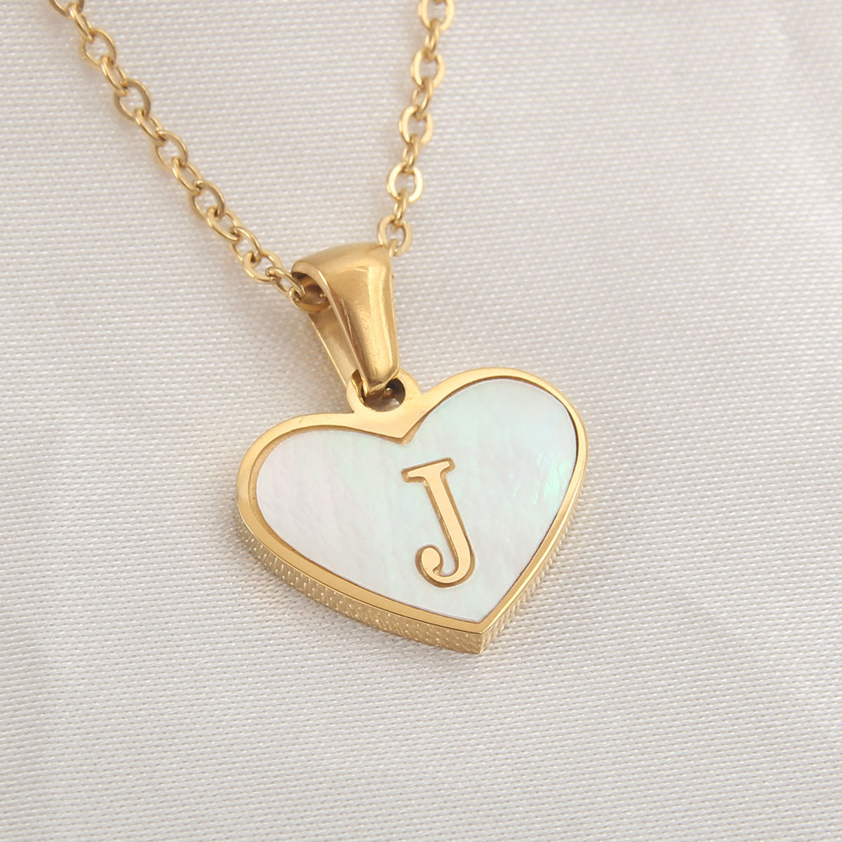 26 Letter Heart-shaped Necklace White Shell Love Clavicle Chain Fashion Personalized Necklace For Women Jewelry Valentine's Day - Fashionner