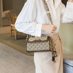 Small Square Bag Cute Bear Original Simplicity Shoulder Bag - Fashionner