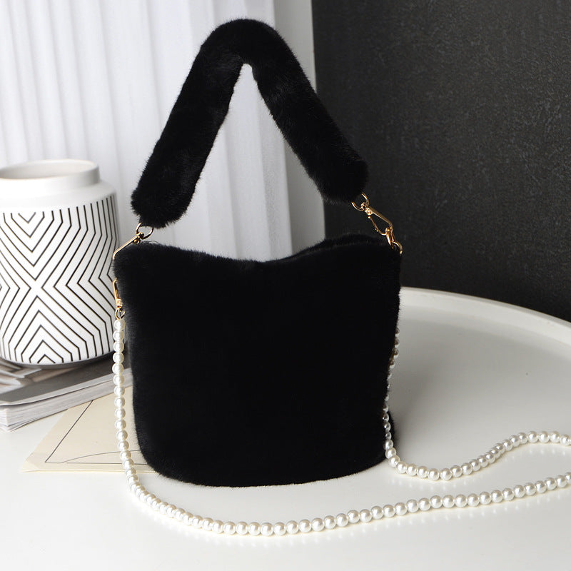 Checkerboard Plush Bucket Bag With Pearl Chain Design Winter Fashion Luxury Handbags For Women Personalized Shopping Shoulder Bags - Fashionner