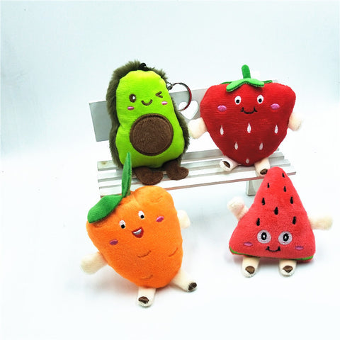 Pendentif poupée en peluche