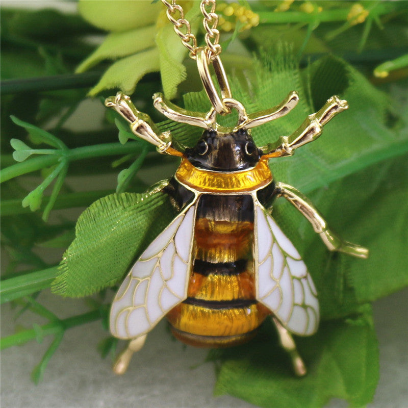 Bee pendant necklace
