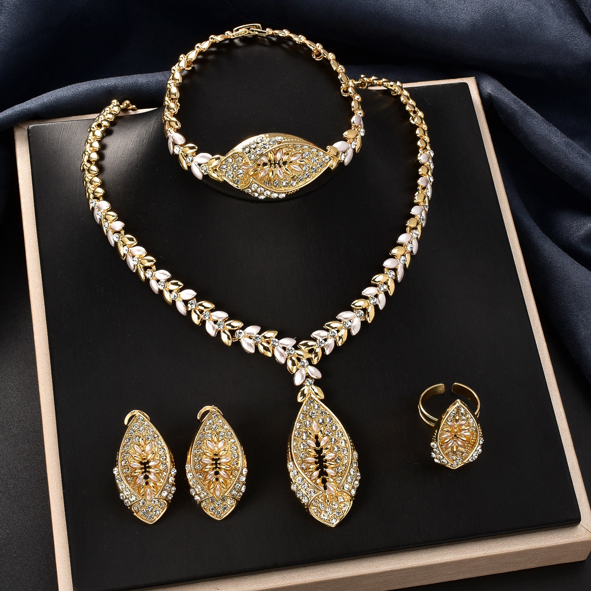 Buy Middle Eastern-Style Bridal Jewelry Set online at Fashionner.
