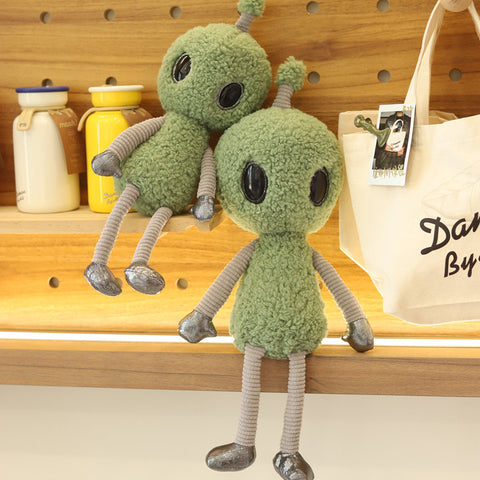 Poupée en peluche extraterrestre