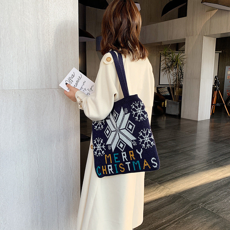 Hand-held knitted wool handbags - Fashionner