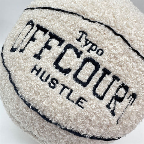 Poupée en peluche en forme de ballon de basket