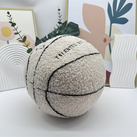 Poupée en peluche en forme de ballon de basket