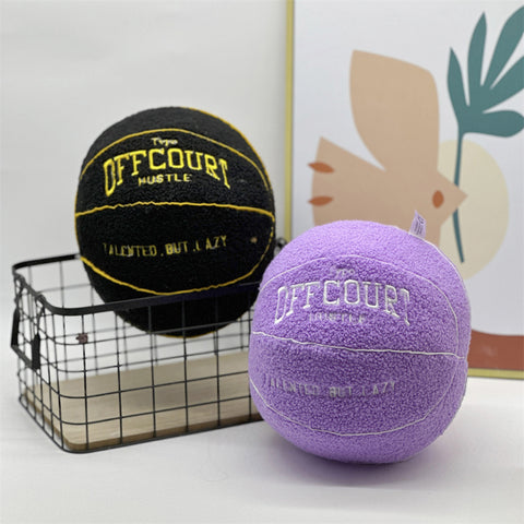 Poupée en peluche en forme de ballon de basket