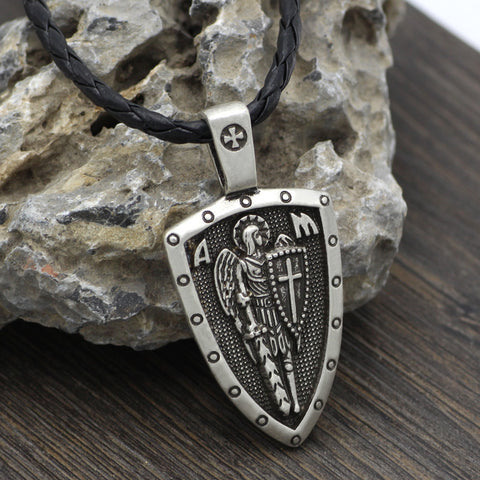Collier avec pendentif Archange Saint Michel