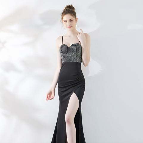 Robe de soirée sirène à bretelles asymétriques et élégante