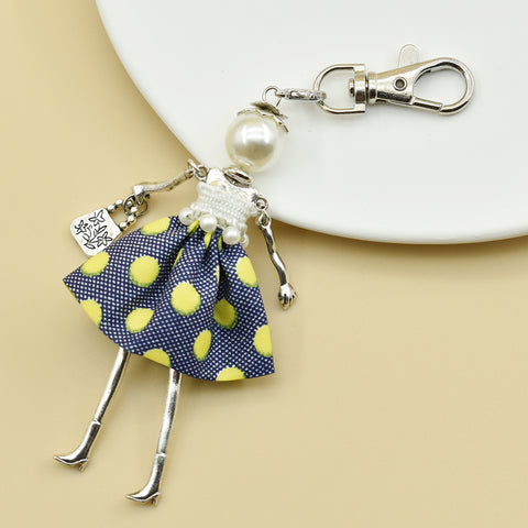 Porte-clés pour femme, pendentif de sac à main fait à la main avec personnage de dessin animé