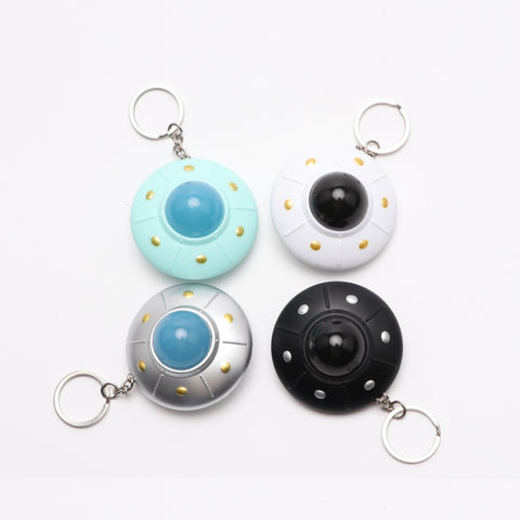 Porte-clés pendentif soucoupe volante lumineuse en plastique