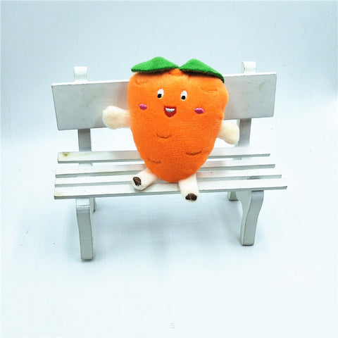 Pendentif poupée en peluche