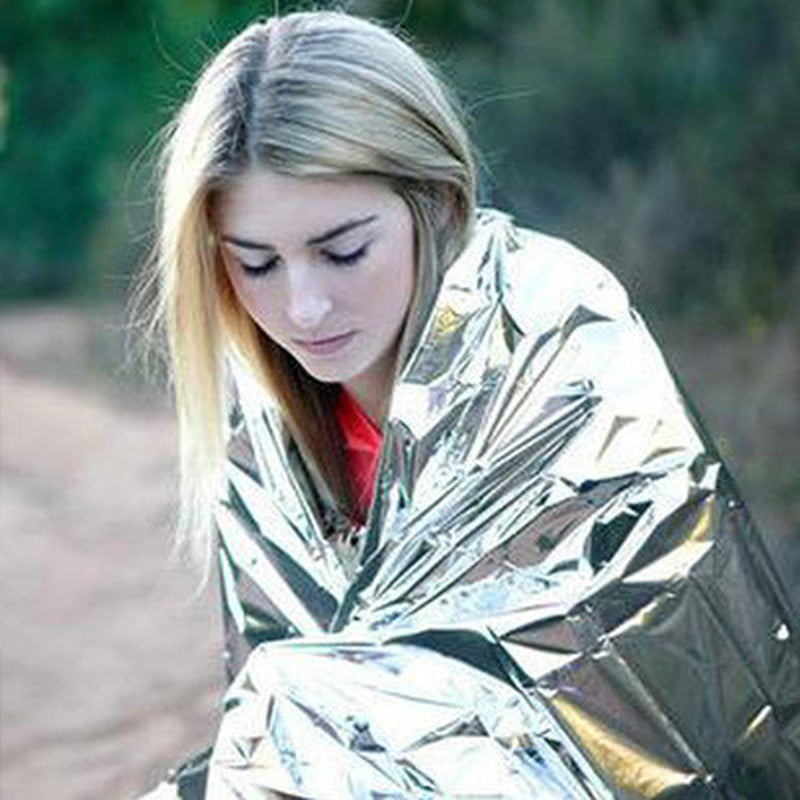 Couverture de survie d'urgence pour hypothermie du corps humain en extérieur