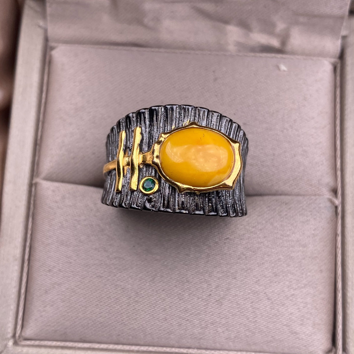 Buy Exaggerated-Style S925 Silver Inlaid Ring online at Fashionner.