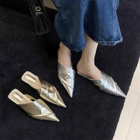 Cross pointed flat bottomed slippers with a toe wrap, half flat heel, soft soled women's sandals for external wear