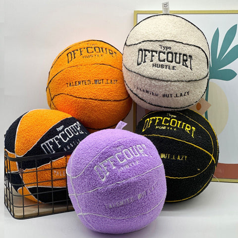 Poupée en peluche en forme de ballon de basket