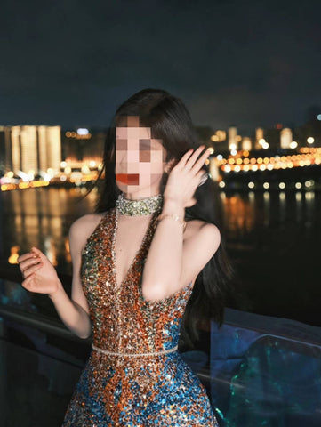 Robe de soirée élégante de hôtesse de banquet avec paillettes