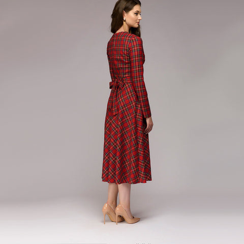 Robe midi élégante à carreaux
