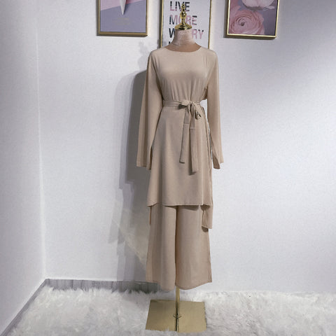 Robe simple musulmane à lacets