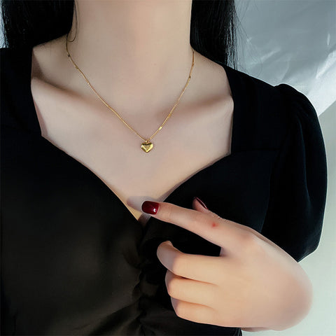 Collier de bijoux fantaisie pour femmes Nouvelle tendance Vintage Simple Cœur d'amour Pendentif Élégant Bijoux de fête Cadeaux d'anniversaire