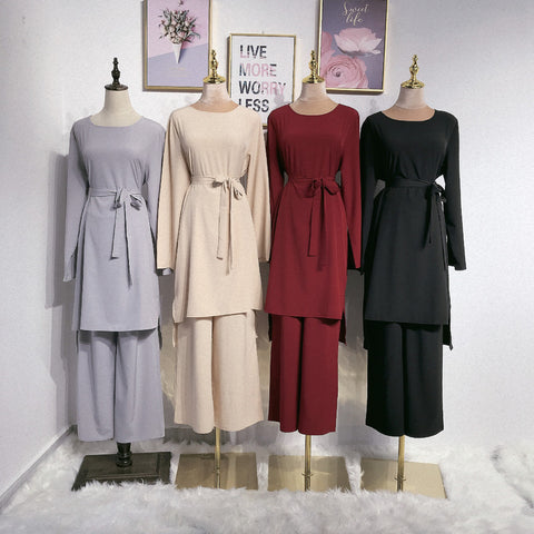 Robe simple musulmane à lacets