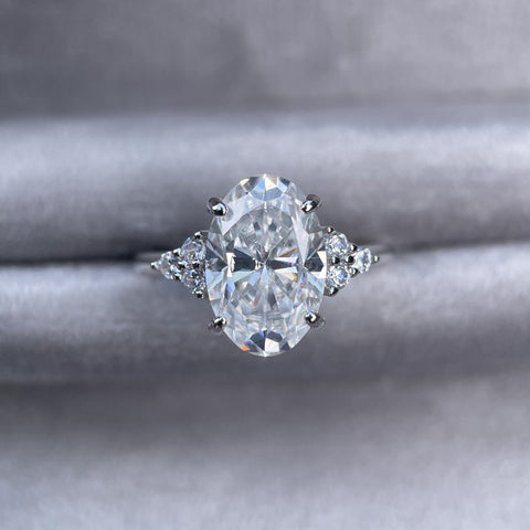 Buy 45-Carat 8X12 Oval-Cut Moissanite Womens Large Diamond Ring online at Fashionner.