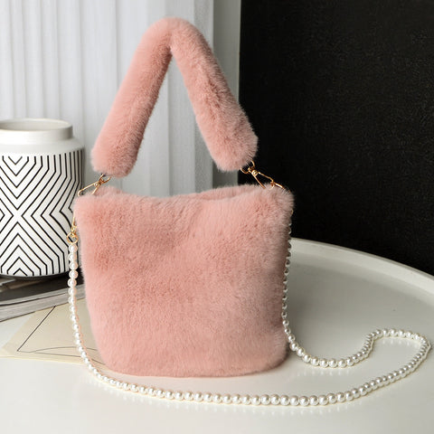 Checkerboard Plush Bucket Bag With Pearl Chain Design Winter Fashion Luxury Handbags For Women Personalized Shopping Shoulder Bags - Fashionner