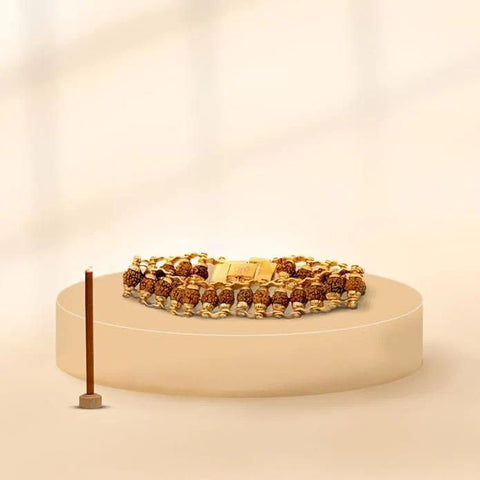 Authentique bracelet moderne Rudraksha Paanch Mukhi avec placage or.
