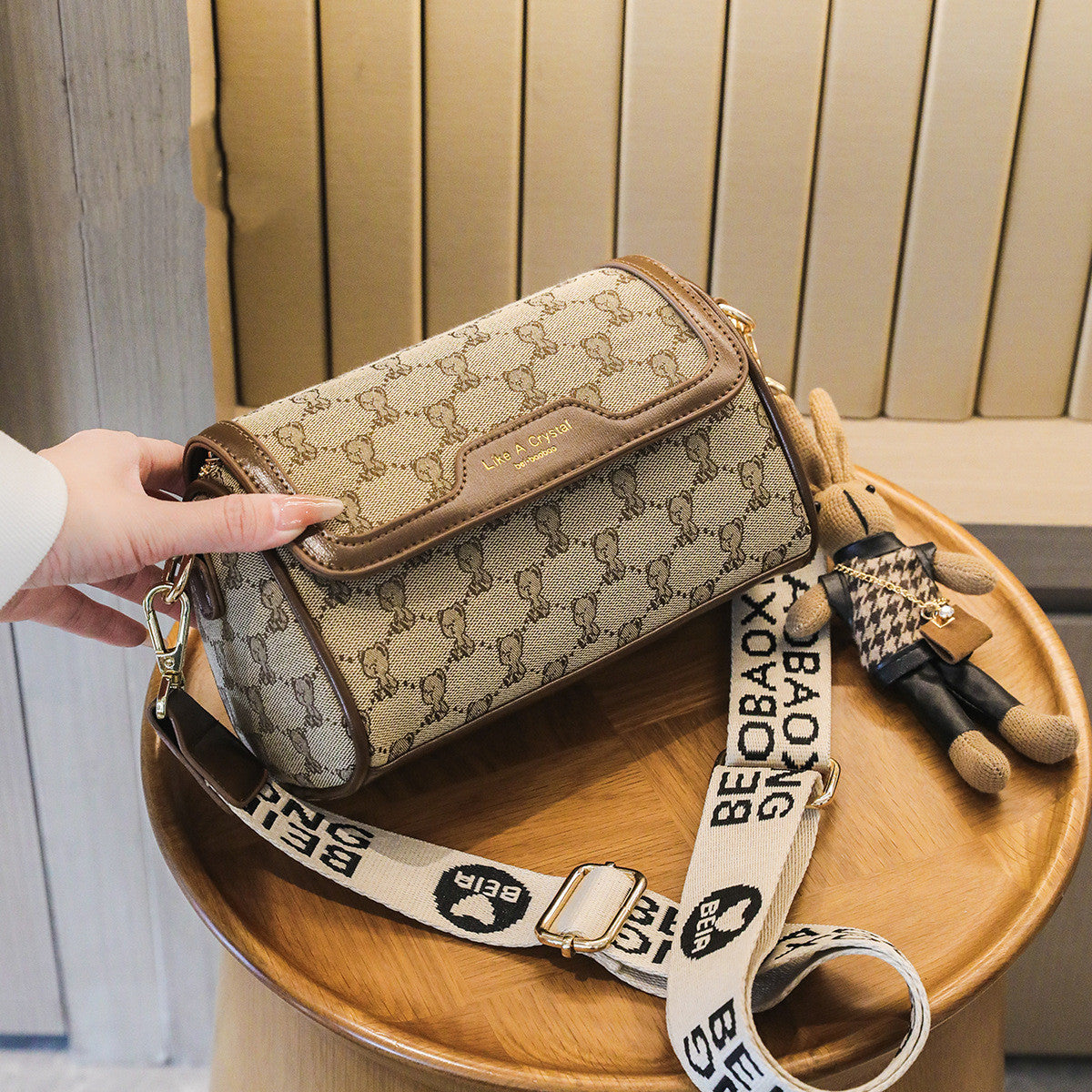 Small Square Bag Cute Bear Original Simplicity Shoulder Bag - Fashionner