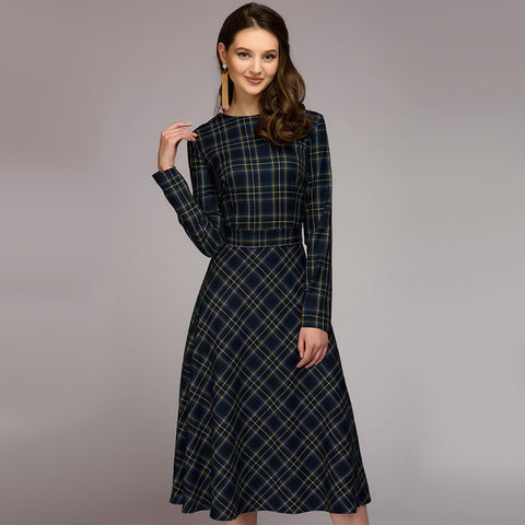 Robe midi élégante à carreaux