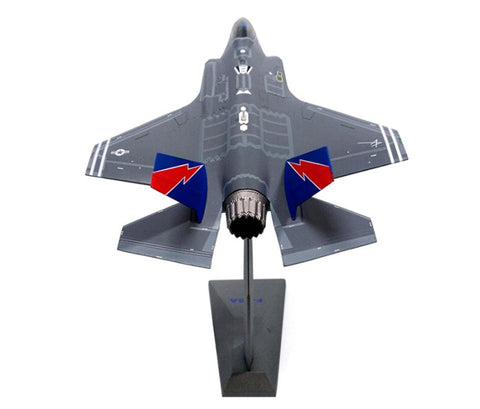 1: Modèle de chasseur 72F35A