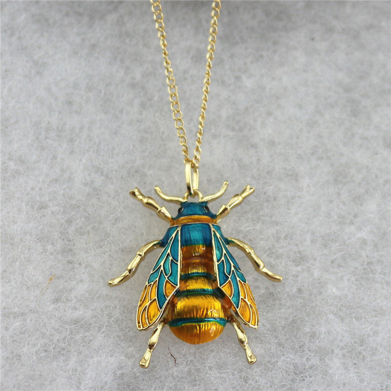 Bee pendant necklace