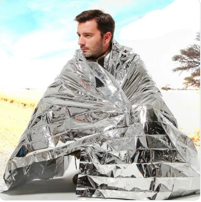 Couverture de survie d'urgence pour hypothermie du corps humain en extérieur