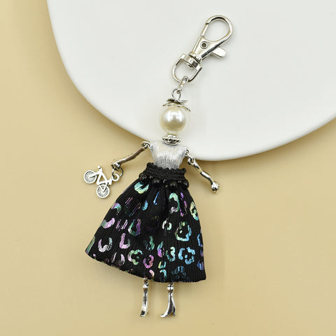 Porte-clés pour femme, pendentif de sac à main fait à la main avec personnage de dessin animé