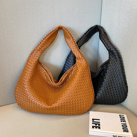 Sac tissé haut de gamme français pour femme, sac polyvalent à bandoulière ou à l'épaule, sac de transport transfrontalier texturé de niche, portable pour les trajets quotidiens