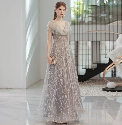 Robe de cocktail de soirée élégante et distinguée