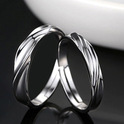 Couple love intertwined ring